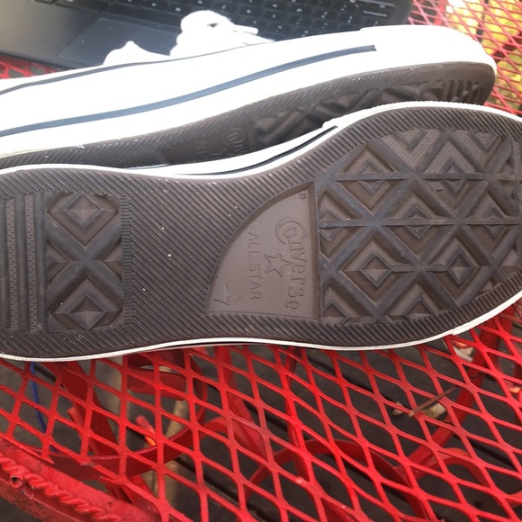 New CONVERSE CHUCK TAYLORS Cream Red Floral Stitched Tennies - Picture 12 of 12